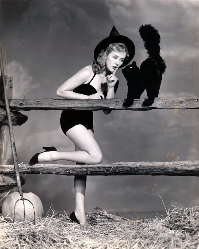 vintage-halloween-pinup-joyce-holden.jpg